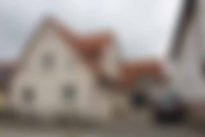 Öffentliche Bildvorschau: Einfamilienhaus, Grundstück mit 3 Wohngebäuden u. 2 Nebengebäuden in Ebermannstadt